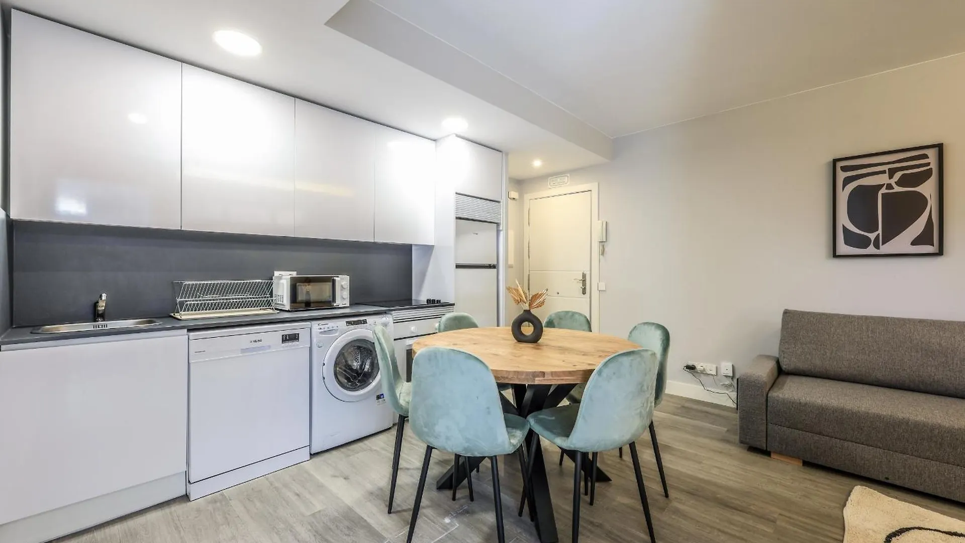 Apartamentos Reformados Act Alquiler Temporal Madrid 0*,  Spain