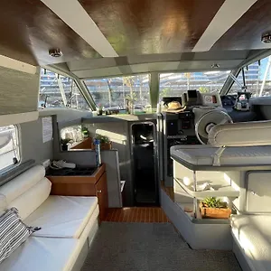 the-floating-home.topbarcelonahotels.com/