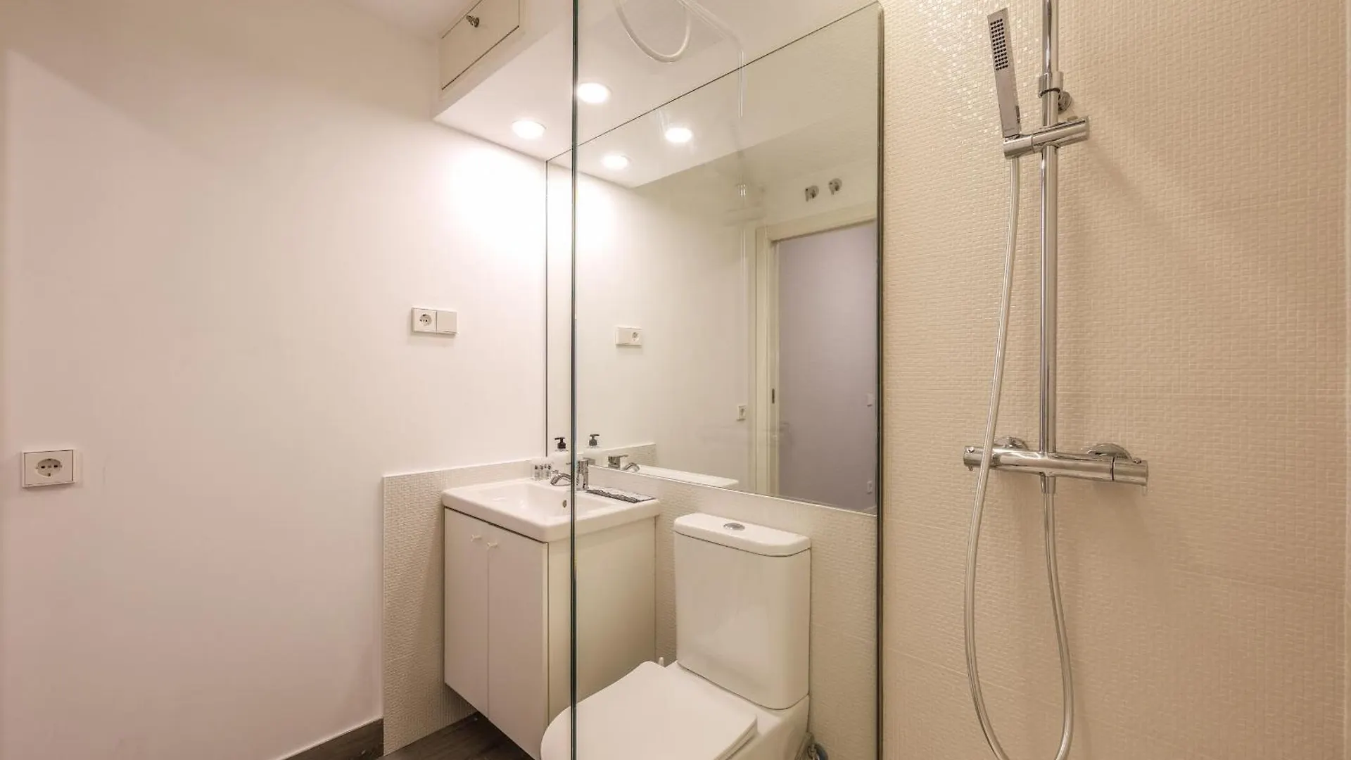 Apartamentos Reformados Act Alquiler Temporal Madrid